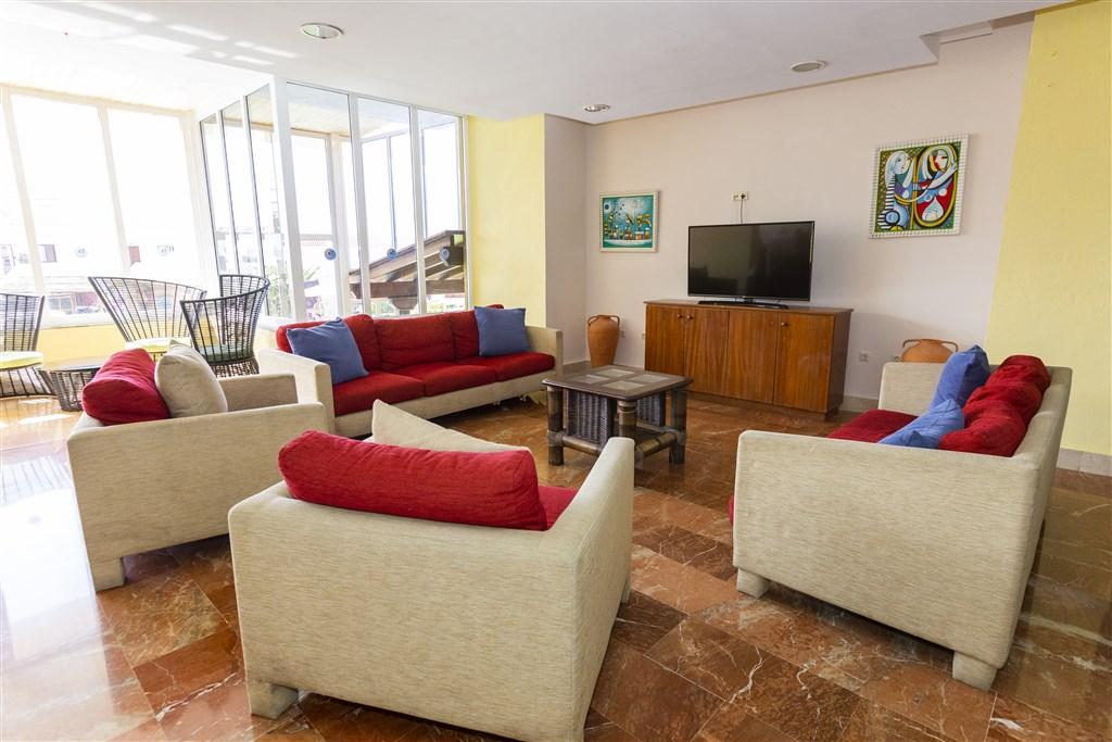 20181102_Villa_de_Adeje_Beach_065_bar_hall.jpg