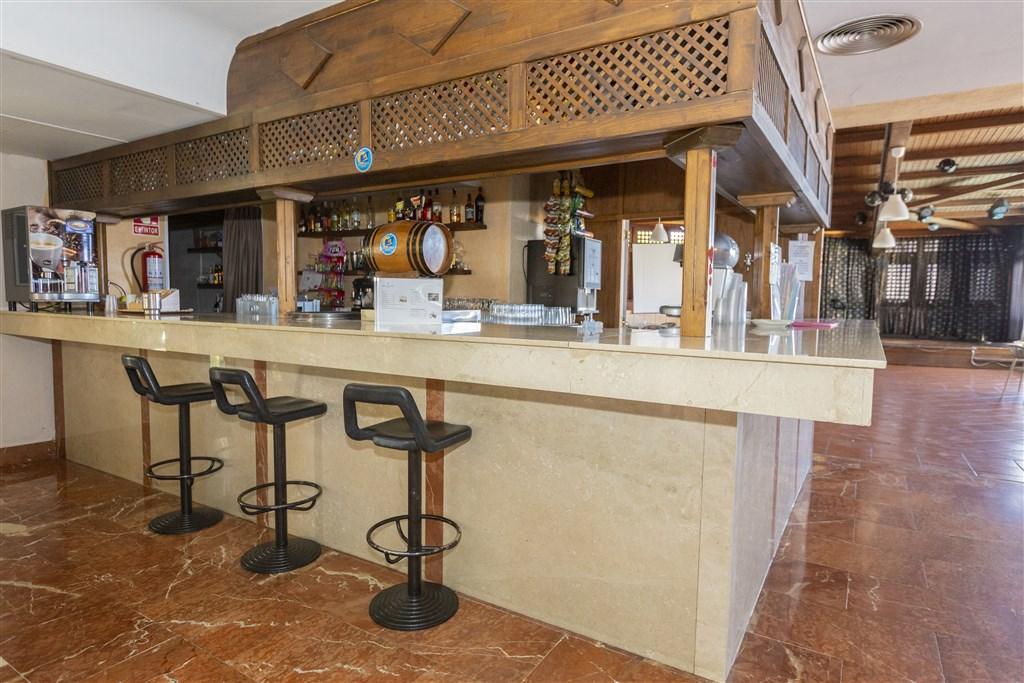 20181102_Villa_de_Adeje_Beach_071_bar_hall.jpg