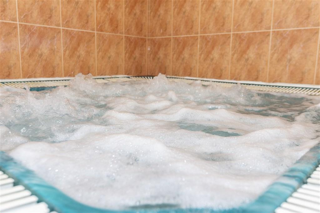 20181102_Villa_de_Adeje_Beach_064_jacuzzi - copia.jpg