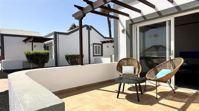 017-W-room-example-apartment-standard--bungalow-1-bedroom-3-adu