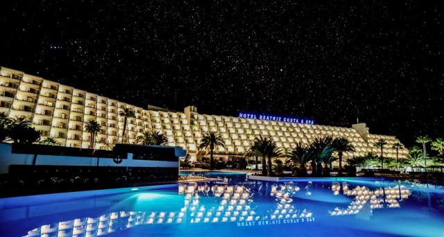 ACE - BEATRIZ COSTA & SPA - Pool night.jpg