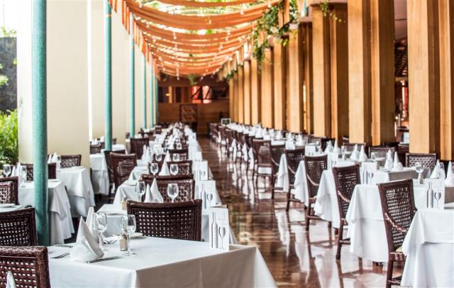 ACE - BEATRIZ COSTA & SPA - Restaurant Buffet (2).jpg