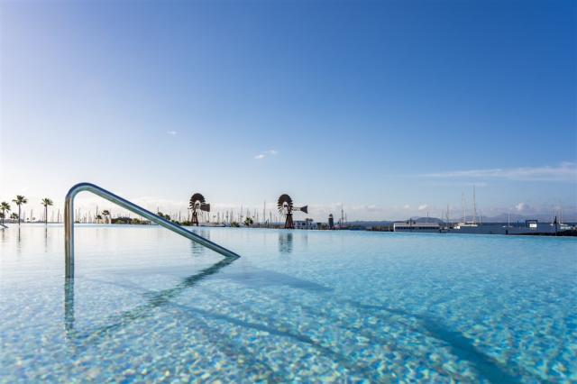 25_BPLAYABRL_POOL_019.jpg