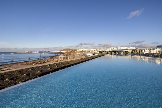 25_BPLAYABRL_POOL_022.jpg