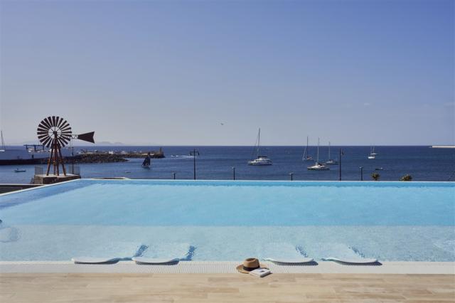 25_BPLAYABRL_POOL_025.jpg