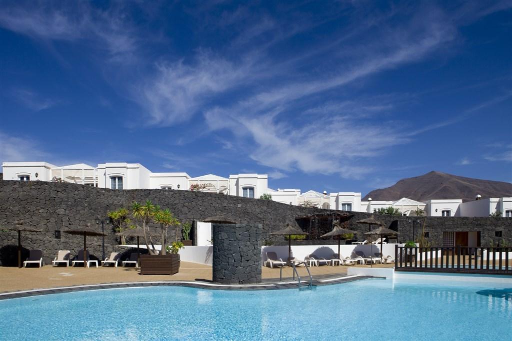 ACE - LIVVO COLORADAMAR - piscina (4).png
