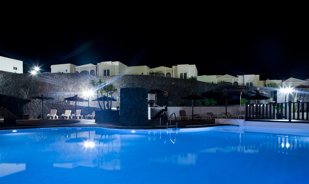 ACE - LIVVO COLORADAMAR - piscina (17).png