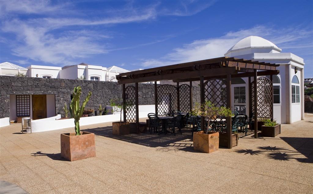 ACE - LIVVO COLORADAMAR - piscina (20).png