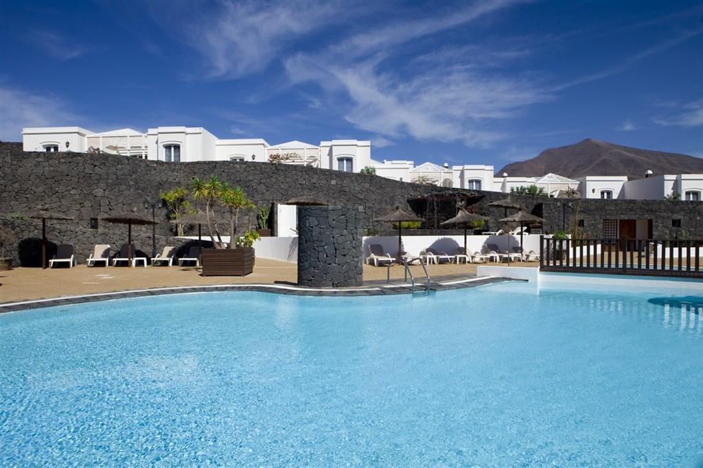 ACE - LIVVO COLORADAMAR - piscina (3).png