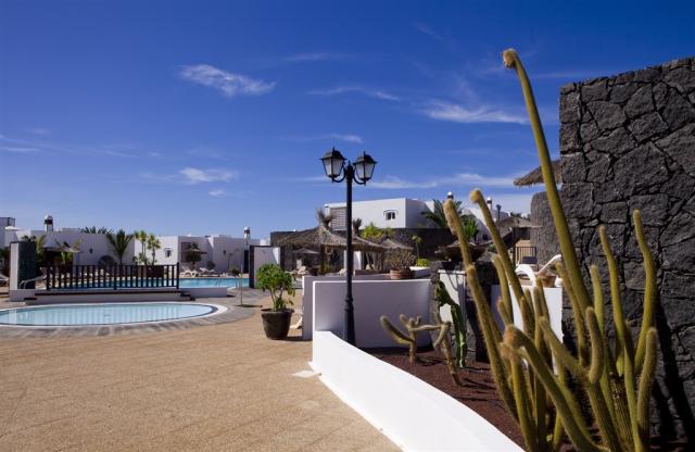 ACE - LIVVO COLORADAMAR - piscina (13).png