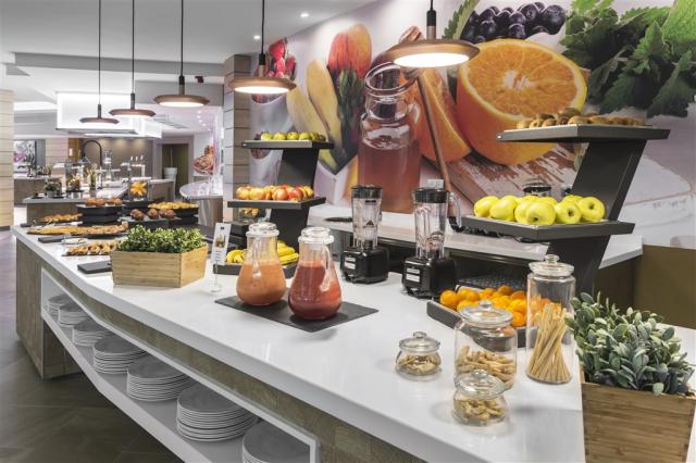 5.2 Main Restaurant Buffet Yaiza.jpg