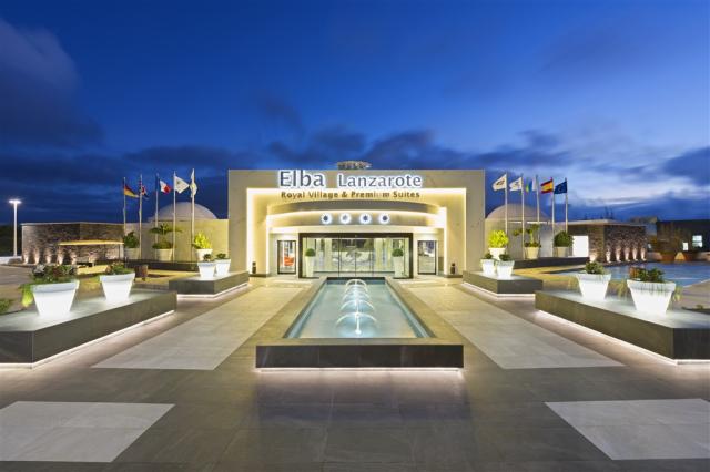 1 Hotel Main Entrance.jpg