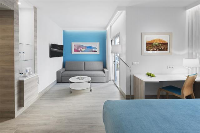 7.1 Junior Suite.jpg