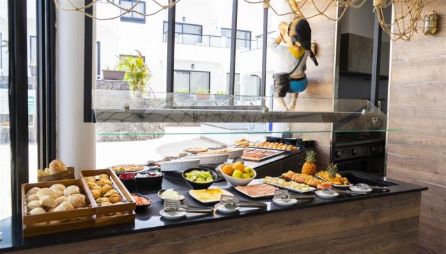 5_4_All inclusive snacks area.JPG