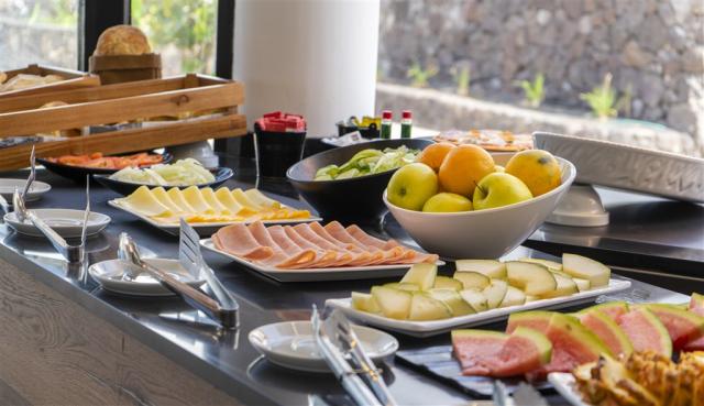 5_7_All inclusive snacks area.JPG