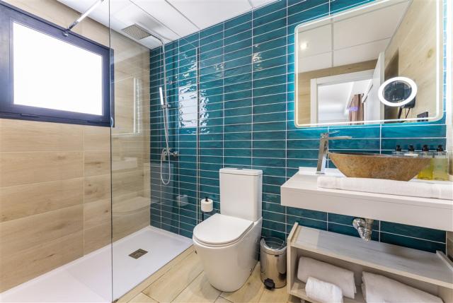 8_5_Bathroom.JPG
