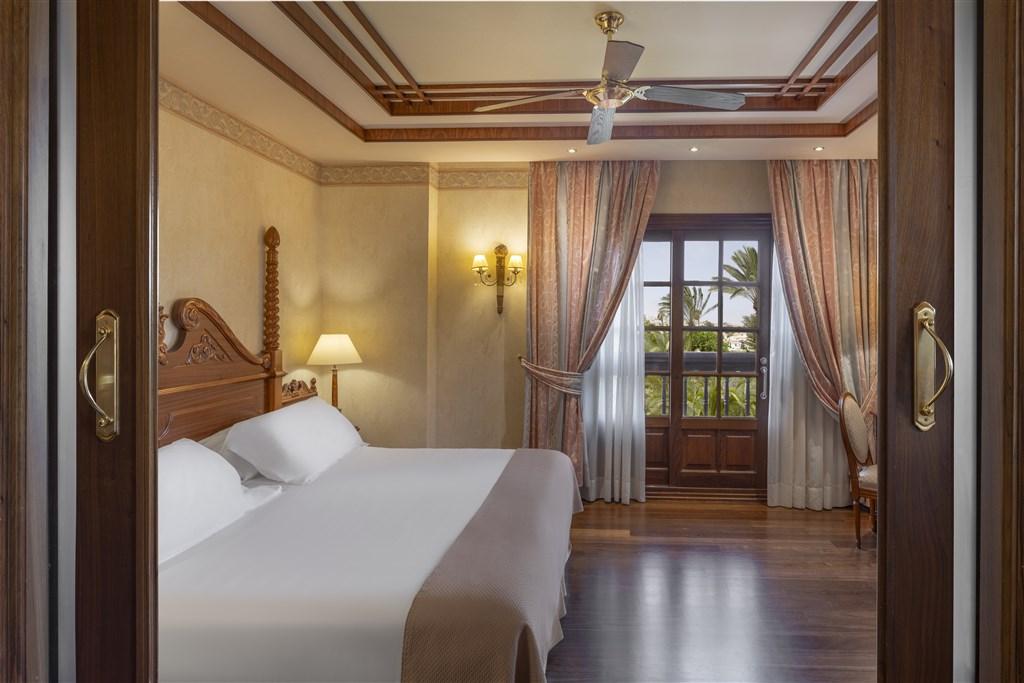 9.Double Room.jpg