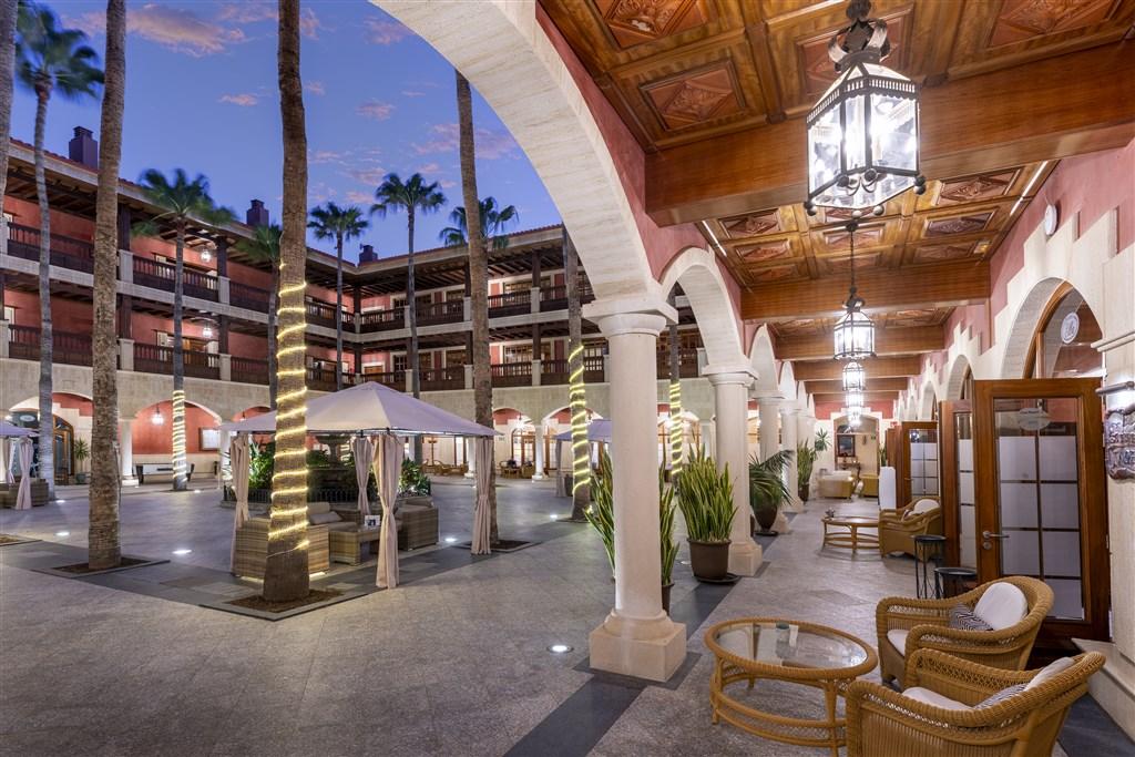 4.Patio Canario.jpg