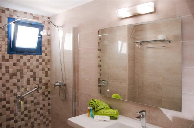16 Baño_ventana.jpg
