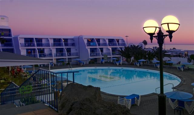 47 Exterior_piscina.jpg
