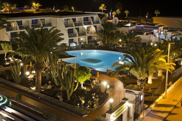 51 Exterior_piscina.jpg