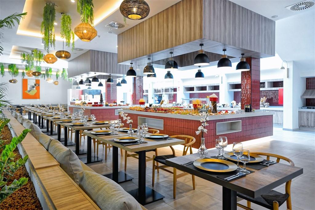 Costa Atlántica - Buffet Restaurant 3.jpg