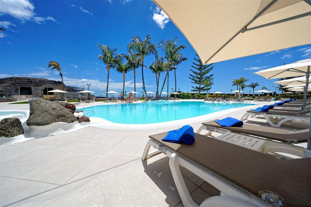 Pool Area-LCostaMogán 1.jpg