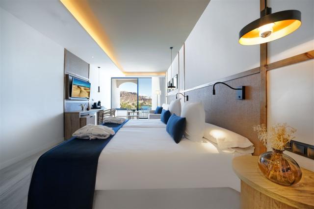 Standard Room 1-L Costa Mogán.jpg