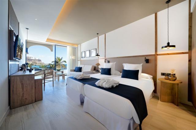Standard Room 2-L Costa Mogán.jpg