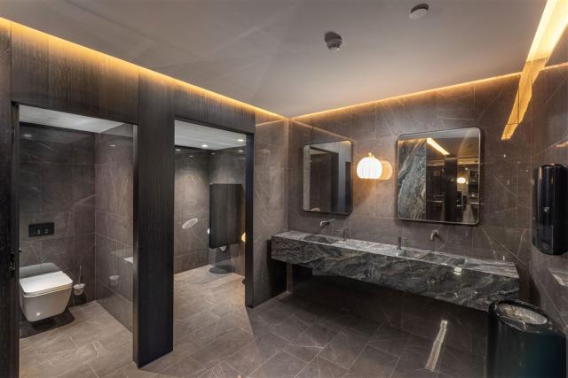 COMMON BATHROOM (1).jpg