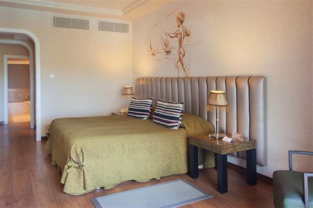 Junior Suite64.jpg