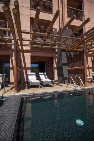 DDEP Deluxe pool14.jpg