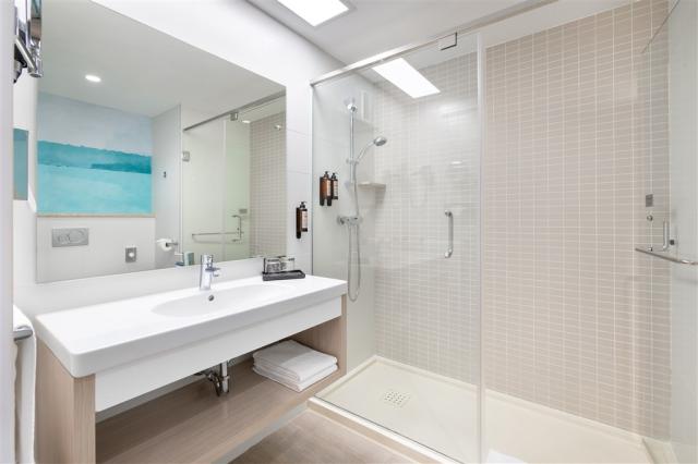 CGC_23_115 - Double standard room.jpg