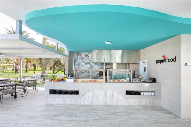 CGC_23_044 - Poolside bar.jpg