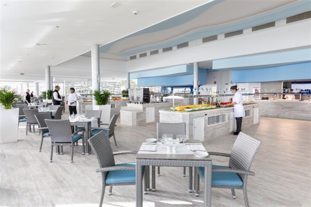 CGC_23_053 - Poolside restaurant_Theme restaurant.jpg