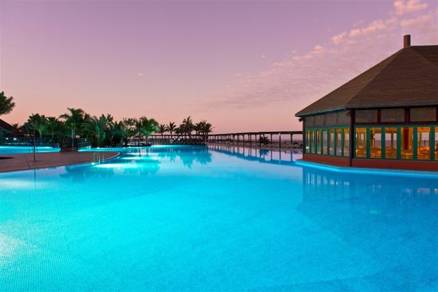 12b.-Pool.jpg