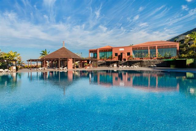 12.PoolSpa.jpg