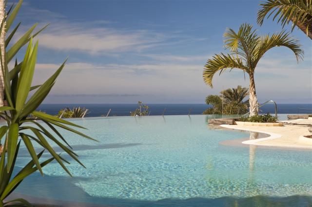 311HaciendaDelConde_MeliaCollection-Infinity Pool.jpg