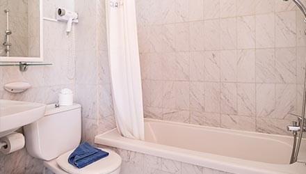 room-studio-bathroom.jpg