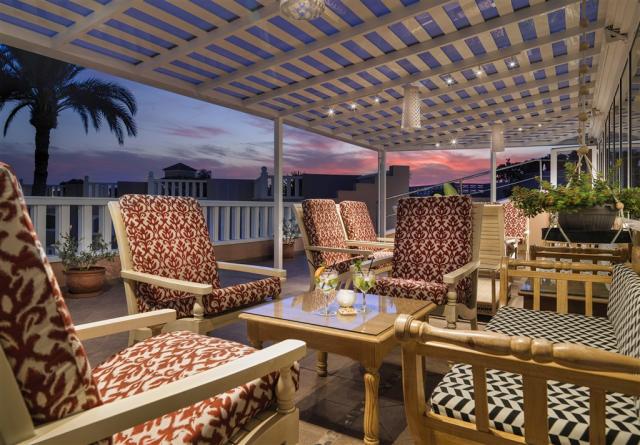 008SolSunBeach-Lobby Terrace.jpg