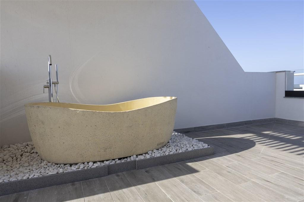 Superior Apartment Rooftop LACASA (20).jpg