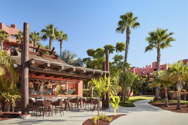 Tivoli_La_Caleta_Tenerife_Resort_Bar_Guilty_Pool_Bar_2.jpg