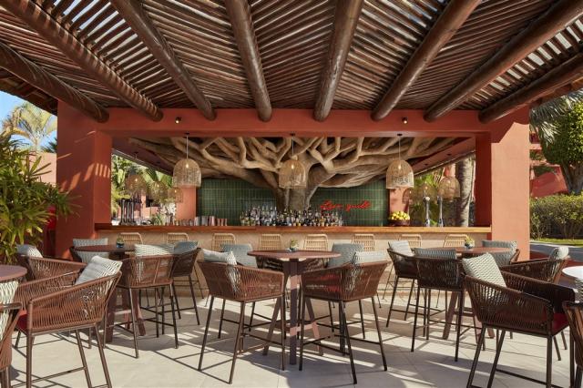 Tivoli_La_Caleta_Tenerife_Resort_Bar_Guilty_Pool_Bar_1.jpg