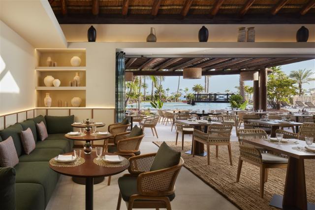 Tivoli_La_Caleta_Tenerife_Resort_La_Caleta_Lounge_1.jpg