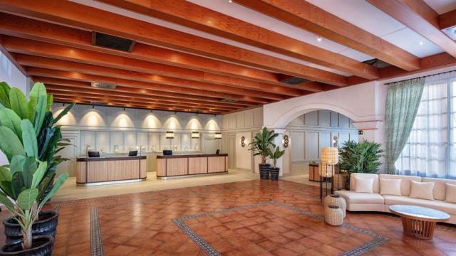 Lobby-Resort.jpg