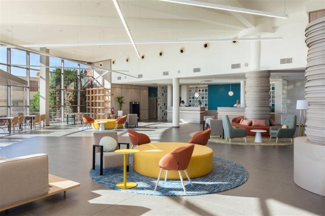 LOBBY (3)4.jpg