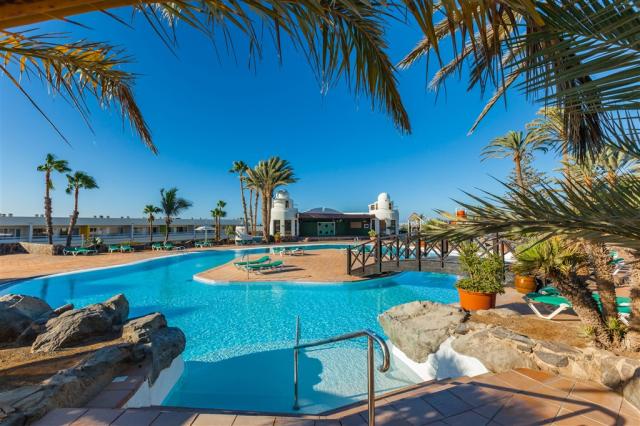 ISLA POOL (2).jpg