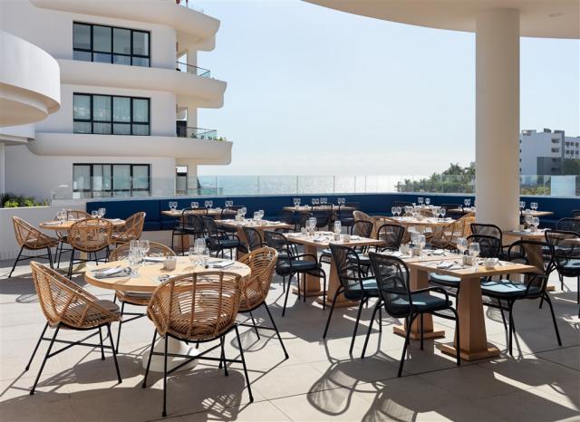 1-8-19_Terraza Restaurante Central Market montaje cena 1.jpg