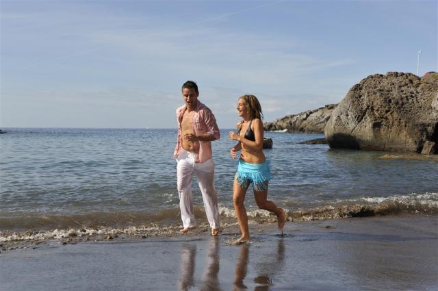 RN 41 BEACH COUPLE.jpg