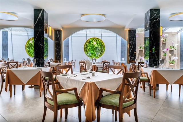 CG 2024 MAIN RESTAURANT DINIG ROOM.jpg